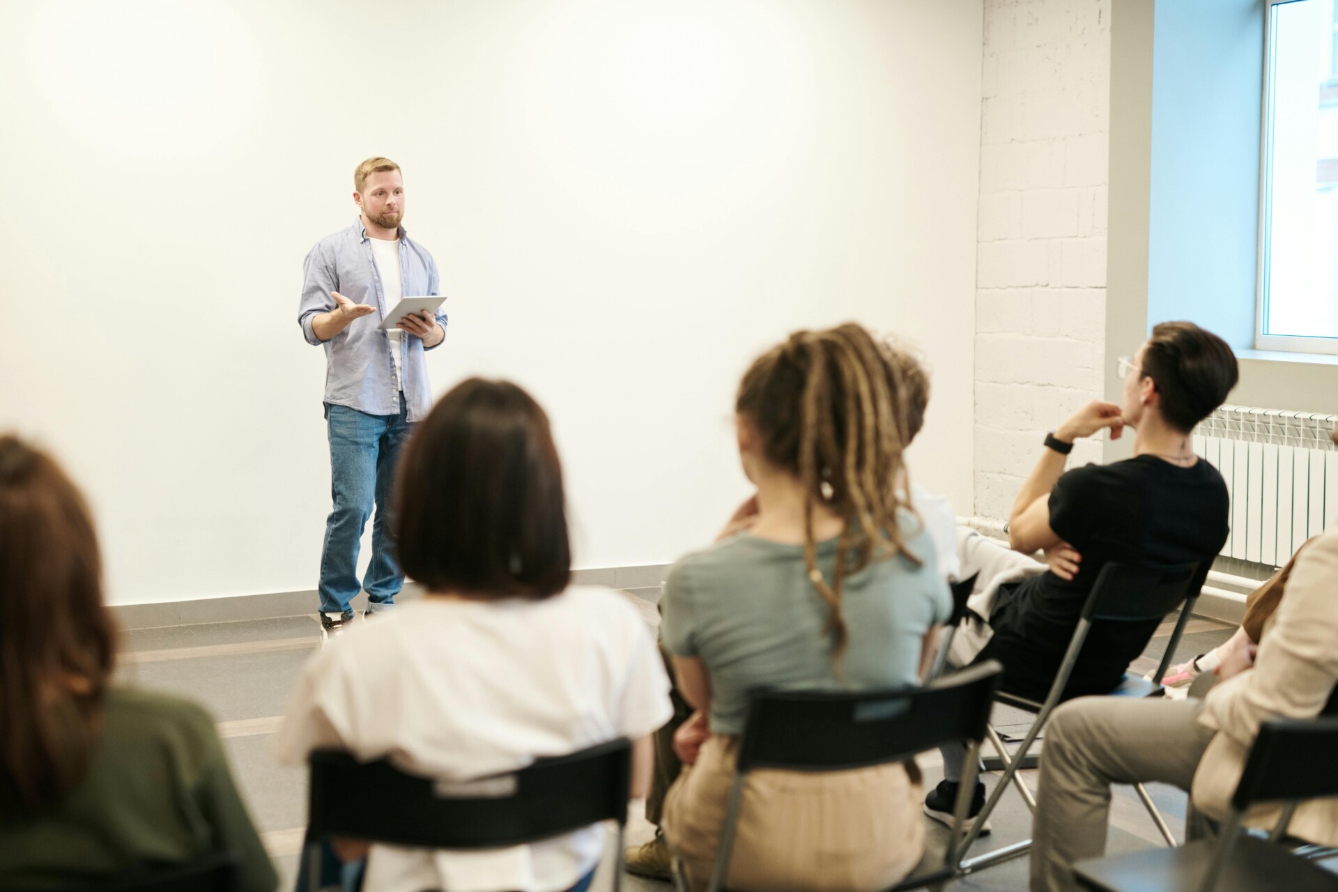 Lees meer over het artikel Nieuws in de klas: zo gingen journalisten het gesprek aan met leerlingen